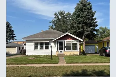 2116 Laurel Avenue, Eau Claire, WI 54701 - Photo 1