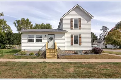 302 E Spring Street, Chippewa Falls, WI 54729 - Photo 1