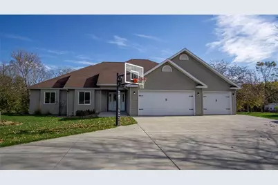 1811 W Ridge Court, Eau Claire, WI 54703 - Photo 1