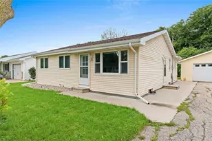 1008 Meadowview Dr, Menasha, WI 54952 - Photo 1