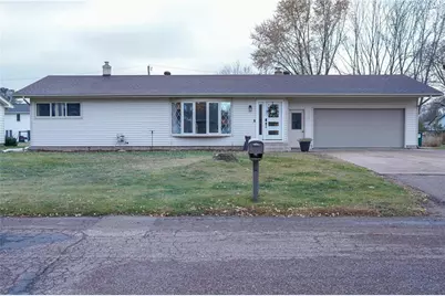 3136 Mitchell Avenue, Eau Claire, WI 54703 - Photo 1