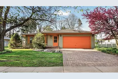 1014 E Hamilton Avenue, Eau Claire, WI 54701 - Photo 1