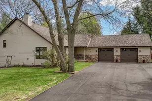 645 Farr Ct, Eau Claire, WI 54701 - Photo 1