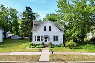 617 Mansfield St, Chippewa Falls, WI 54729 - Photo 1