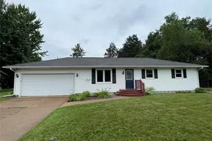 1420 Kernan Ct, Eau Claire, WI 54703 - Photo 1