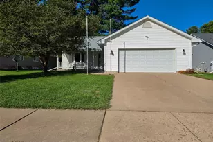 3228 Summerfield Dr, Eau Claire, WI 54701 - Photo 1