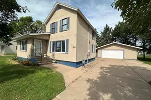 816 W Elm St, Chippewa Falls, WI 54729 - Photo 1