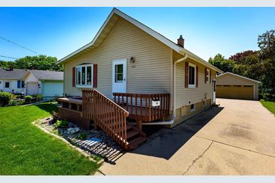 715 Bismarck Avenue, Oshkosh, WI 54902 - Photo 1