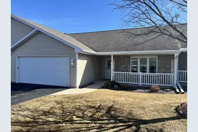 476 Wyldewood Drive #B, Oshkosh, WI 54904 - Photo 1