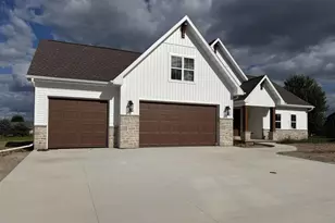 1766 Arbor Gate Ln, Green Bay, WI 54311 - Photo 1