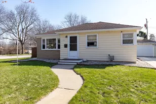 1391 Langlade Ave, Green Bay, WI 54304 - Photo 1