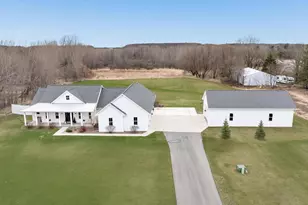 2516 Sunny Brook Dr, Green Bay, WI 54313 - Photo 1