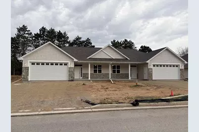 2095 Abbey Road, New London, WI 54961 - Photo 1