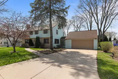 1425 S Lehmann Lane, Appleton, WI 54914 - Photo 1