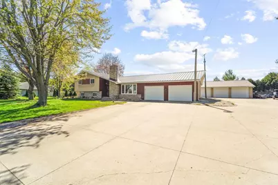 1116 Lake Park Road, Menasha, WI 54952 - Photo 1