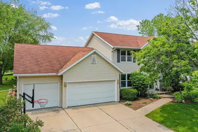 803 W Gile Circle, De Pere, WI 54115 - Photo 1