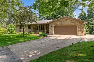 340 Oak Tree Ct, Green Bay, WI 54313 - Photo 1