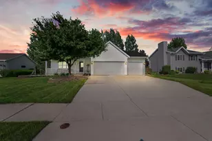 465 Mary Lee Dr, Fond du Lac, WI 54935 - Photo 1