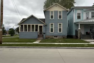 720 W Lincoln Ave, Oshkosh, WI 54901 - Photo 1