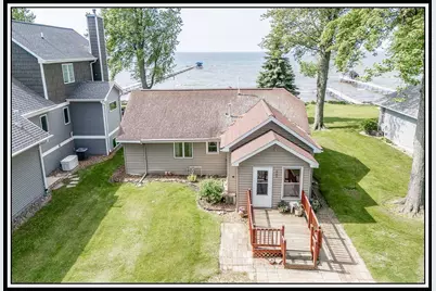 W7059 Firelane 3, Menasha, WI 54952 - Photo 1