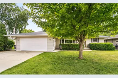 38 Bowen Street, Oshkosh, WI 54901 - Photo 1