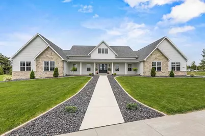 7205 N Trinity Court, Appleton, WI 54913 - Photo 1
