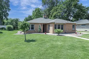 721 Keyes St, Menasha, WI 54952 - Photo 1