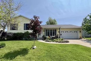 443 Mary Lee Dr, Fond du Lac, WI 54935 - Photo 1