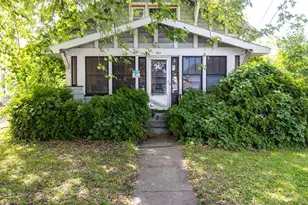863 Jackson St, Oshkosh, WI 54901 - Photo 1