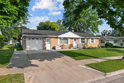 810 Stony Brook Lane, Green Bay, WI 54304 - Photo 1