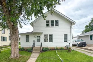 417 W 7th Ave, Oshkosh, WI 54902 - Photo 1