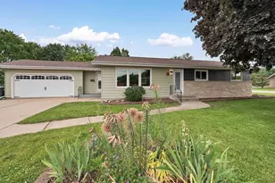 404 N Eagle St, Oshkosh, WI 54902 - Photo 1