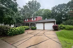 1645 Crestview Dr, Oshkosh, WI 54904 - Photo 1