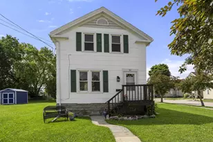 51 W 10th Ave, Oshkosh, WI 54902 - Photo 1