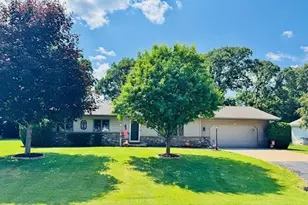 997 Wylde Oak Dr, Oshkosh, WI 54904 - Photo 1
