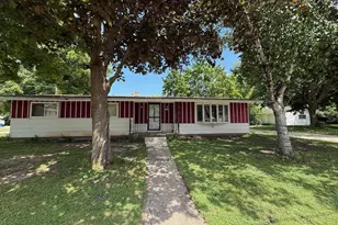 2120 Crane St, Oshkosh, WI 54901 - Photo 1