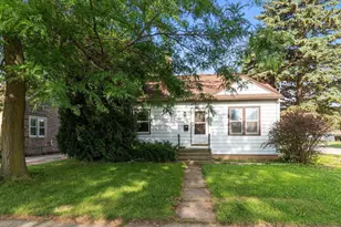 852 Manitowoc St, Menasha, WI 54952 - Photo 1