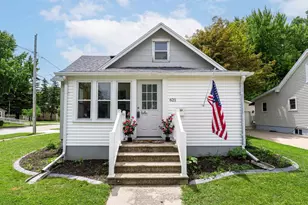 621 8th St, Menasha, WI 54952 - Photo 1