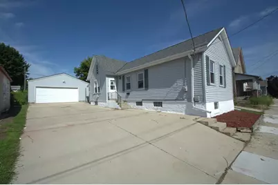 1134 S 19th Street, Manitowoc, WI 54220 - Photo 1