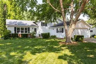 1770 Chatham Dr, Oshkosh, WI 54904 - Photo 1