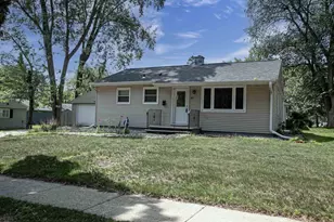 502 Clover Ln, Green Bay, WI 54301 - Photo 1