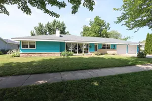 179 Maria Ln, Fond du Lac, WI 54935 - Photo 1