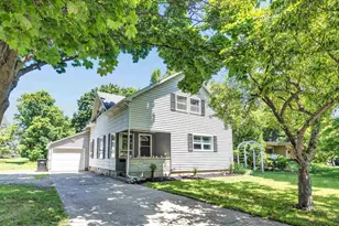 1112 Michigan St, Sturgeon Bay, WI 54235 - Photo 1