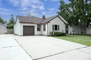 1021 Marquette Ave, Green Bay, WI 54304 - Photo 1