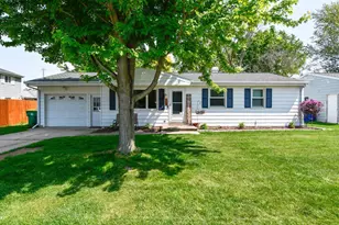 526 Westplain Dr, Green Bay, WI 54303 - Photo 1