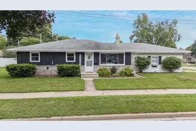 1900 N Mason Street, Appleton, WI 54914 - Photo 1