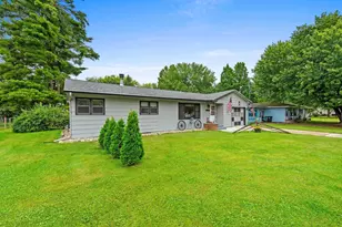 553 Mills St, Shawano, WI 54166 - Photo 1