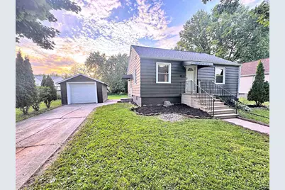 424 Goodell Street, Green Bay, WI 54301 - Photo 1