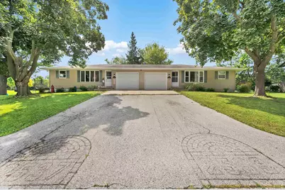 2537 River Grove Avenue, Green Bay, WI 54303 - Photo 1