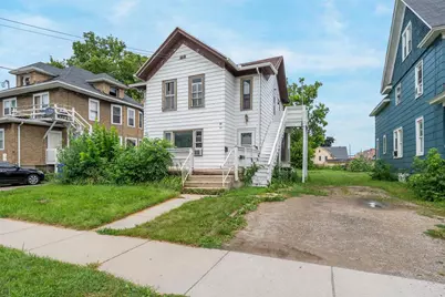 24 W 10th Avenue, Oshkosh, WI 54902 - Photo 1